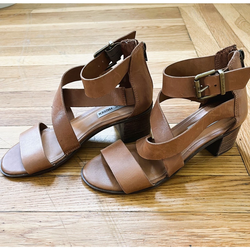 Steve Madden Cognac Raeleen Sandals- size 6